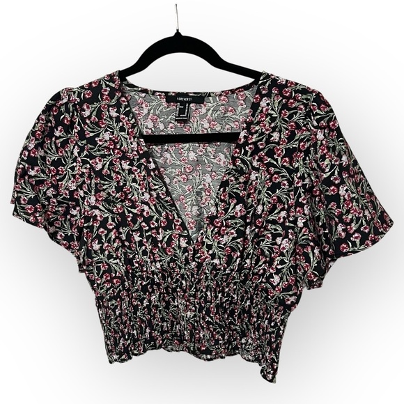 Forever 21 NWOT Black Floral Women's Top - Picture 2 of 3